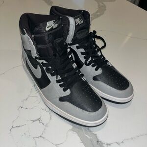 Nike Air Jordan 1 Retro High OG Shadow Men’s Size 12 New Without Box Very Nice!!